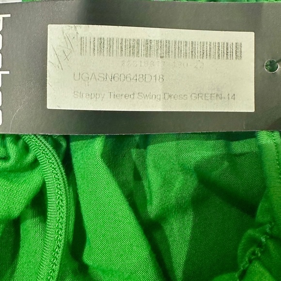 Boohoo Green Strappy Tiered Swing Dress - Picture 5 of 7